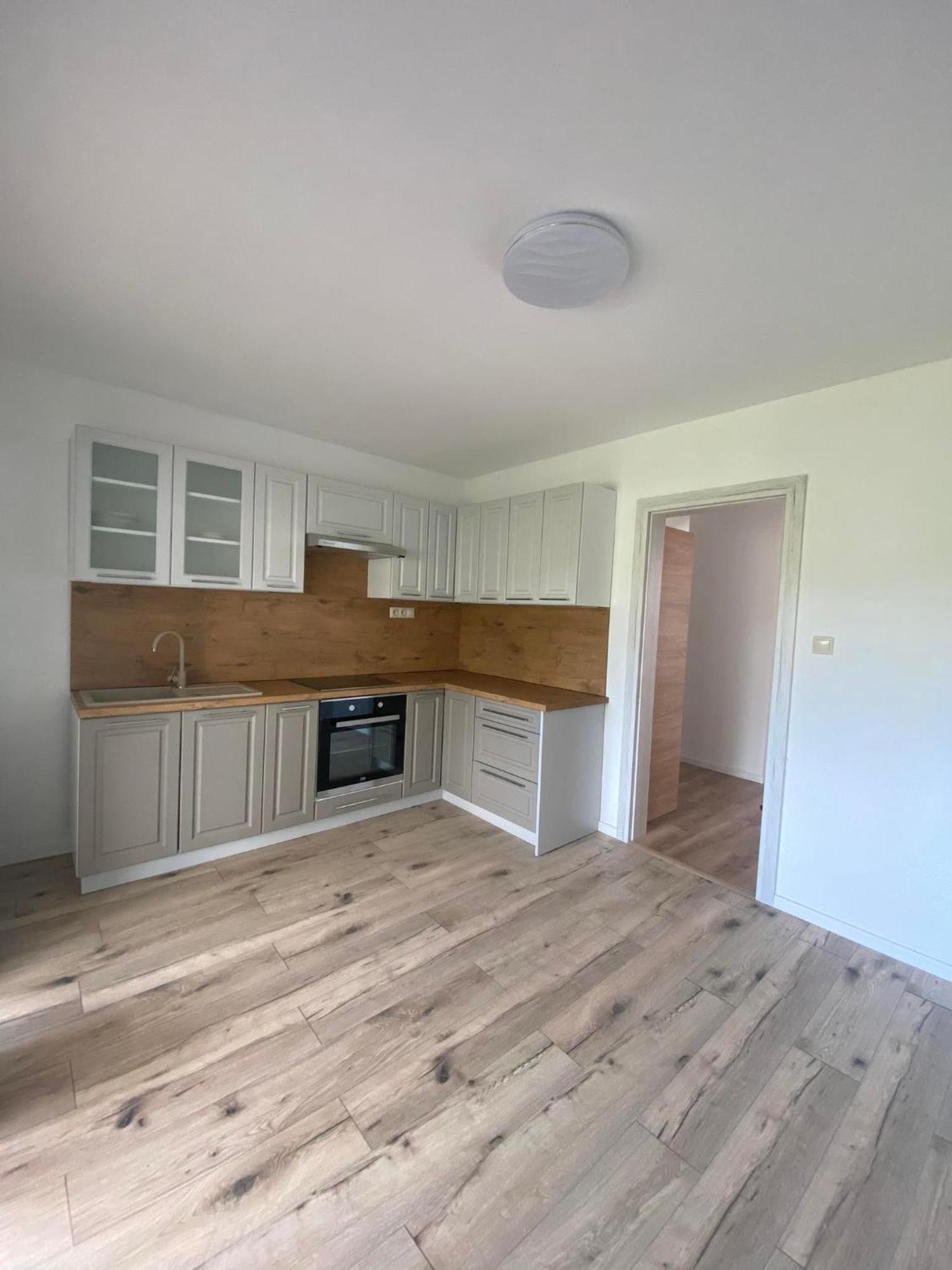 Apartman Nikol 프리에비드자 외부 사진